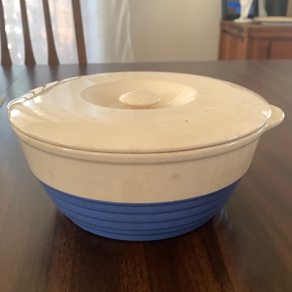 Vintage 1940’s Universal Potteries oven safe baking dish